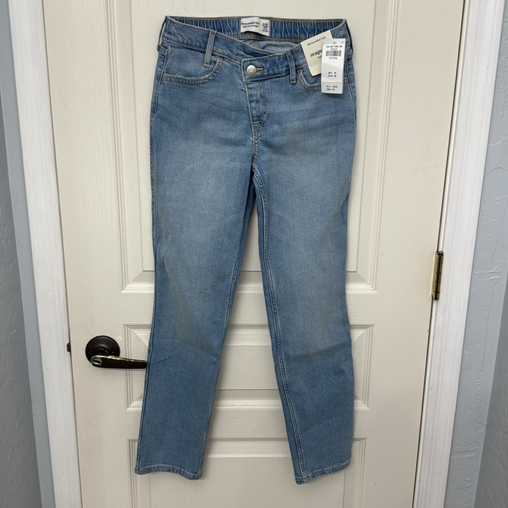 NWT ABERCROMBIE KIDS, GIRLS HIGH-RISE STRAIGHT PULL ON JEANS, SIZE 9/10 LONG